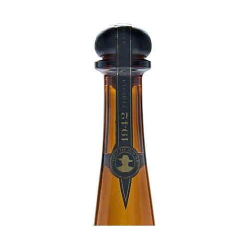 Don Julio 1942 Illumination New Year 2024 Limited Edition Añejo Tequila - Image 2