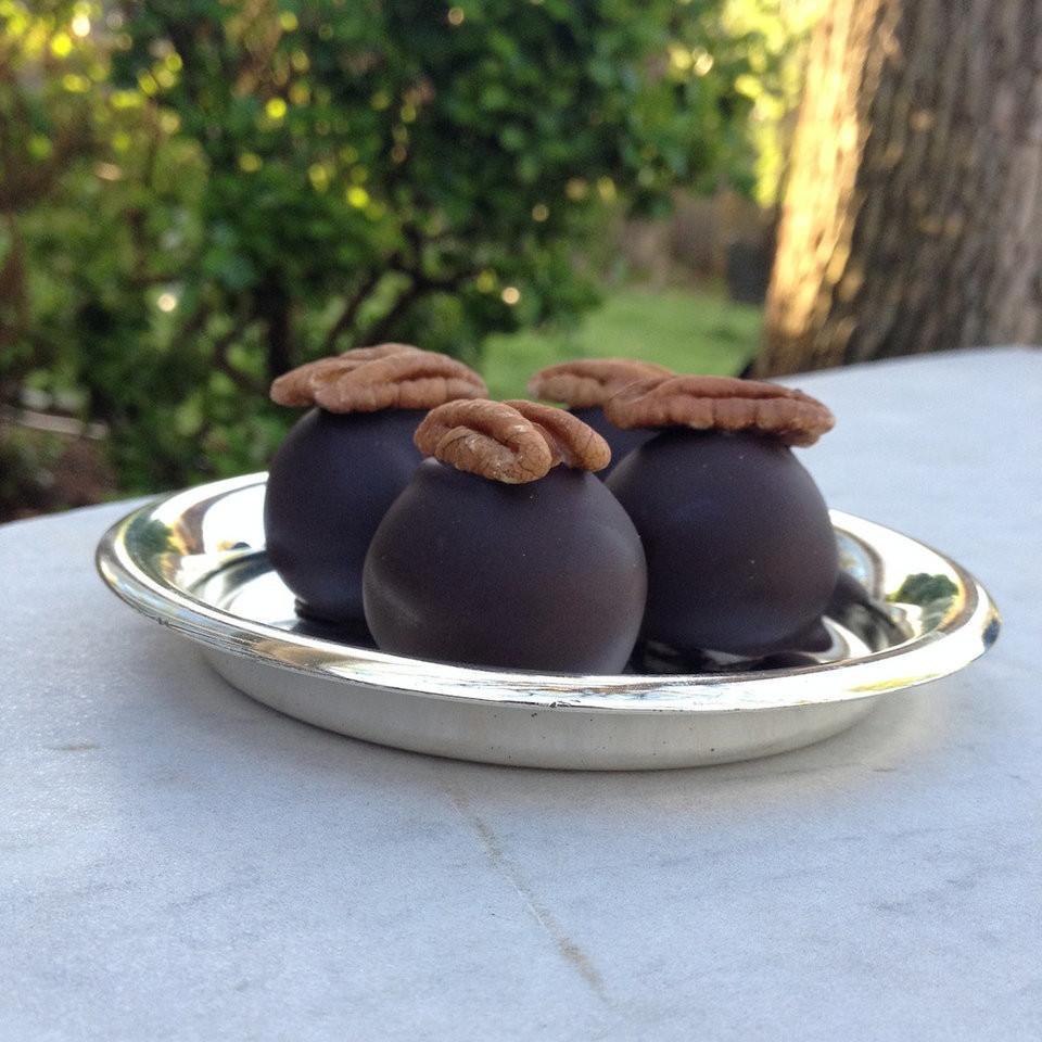 Pappy & Company Handmade Bourbon Balls (Pack of 12) - Image 13